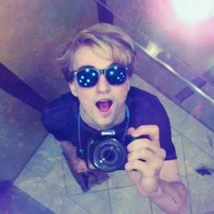 Meet your Posher, Christian